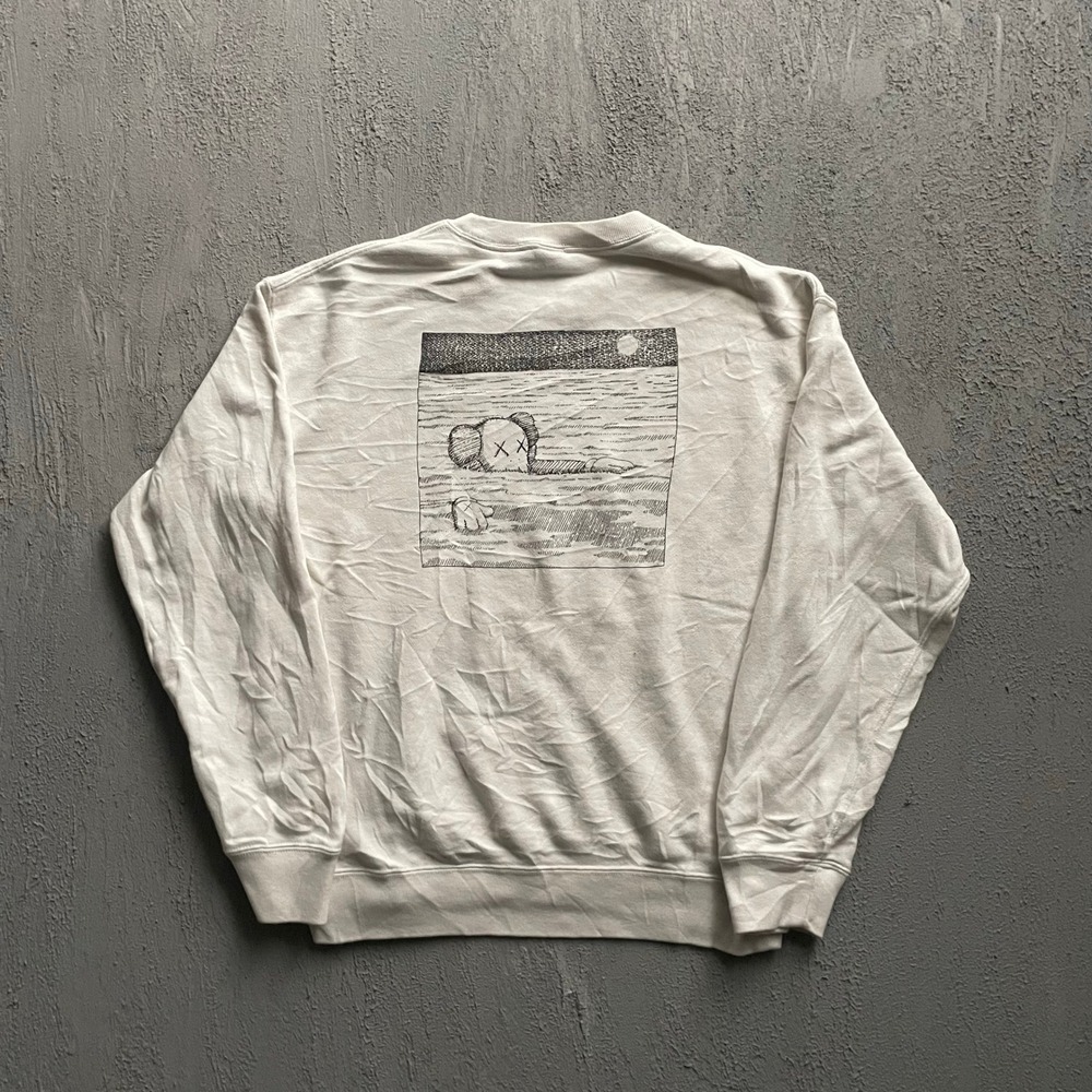 KAWS Graphic Print Sweatshirt Mens Small White Modern Uniqlo UT